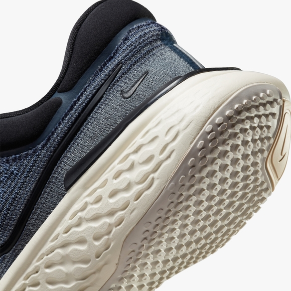 nike zoomx invincible run flyknit thunder blue